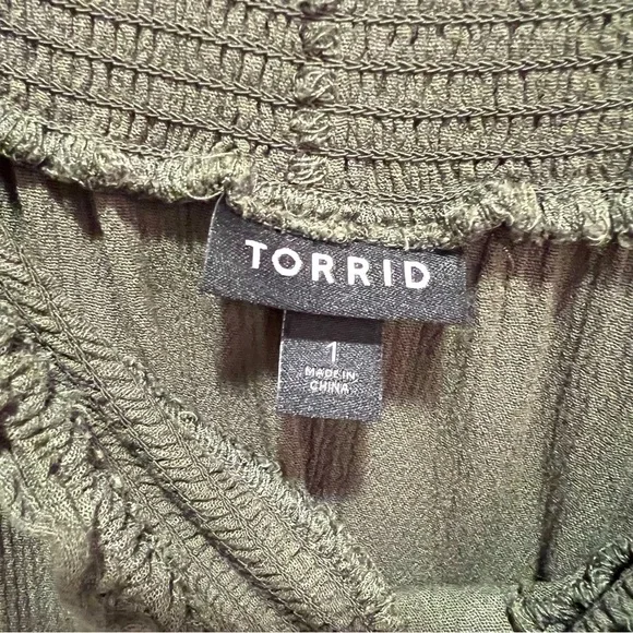 Torrid Smocked Cold-Shoulder Olive Green Rayon Blouse Size 1X - Picture 6 of 7